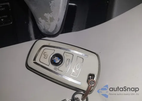 2013 BMW 328I xDrive z USA, uszkodzony, nr VIN WBA3B5G53DNS03931